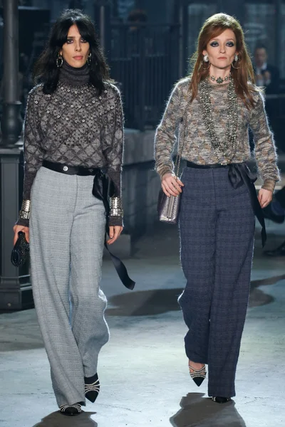 Look 34